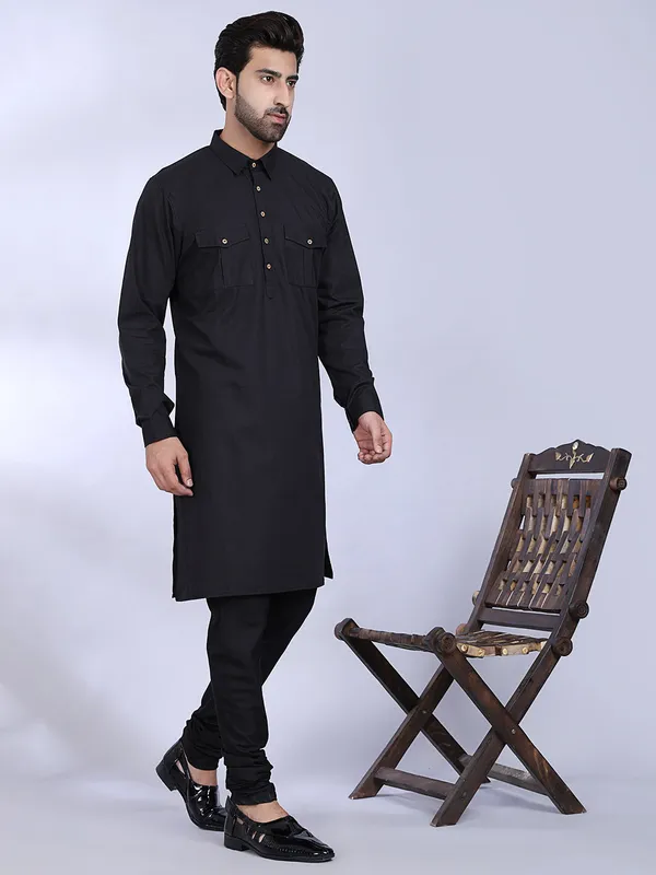Black_Cotton_Double_Pocket_Kurta_For_Men