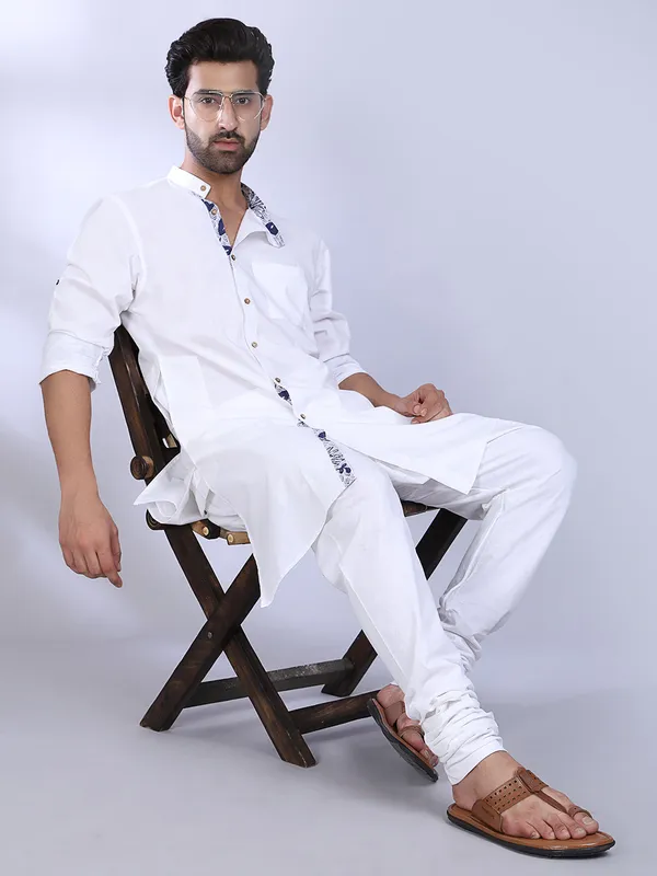 White_Cotton_Kurta_With_Minimalist_Detailing_For_Men