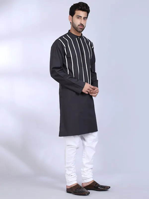 Black_Cotton_Kurta_With_Vertical_White_Stripes_For_Men