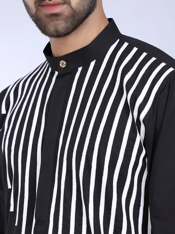 Black_Cotton_Kurta_With_White_Vertical_Stripes_For_Men