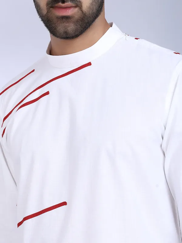 White_Cotton_Kurta_With_Red_Diagonal_Accents_For_Men