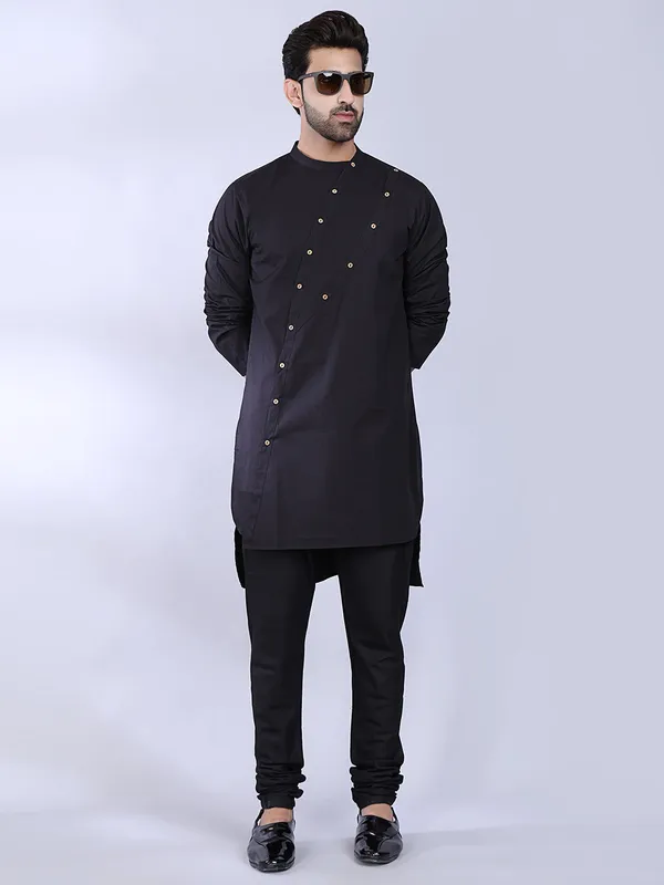 Black_Cotton_Kurta_With_Diagonal_Button_Design_For_Men