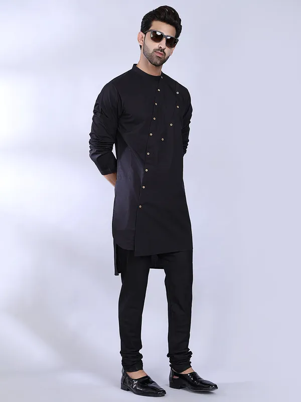 Black_Cotton_Kurta_With_Diagonal_Button_Design_For_Men