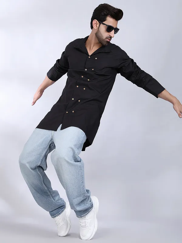 Black_Cotton_Blend_Kurta_With_Dual_Row_Gold_Buttons_For_Men