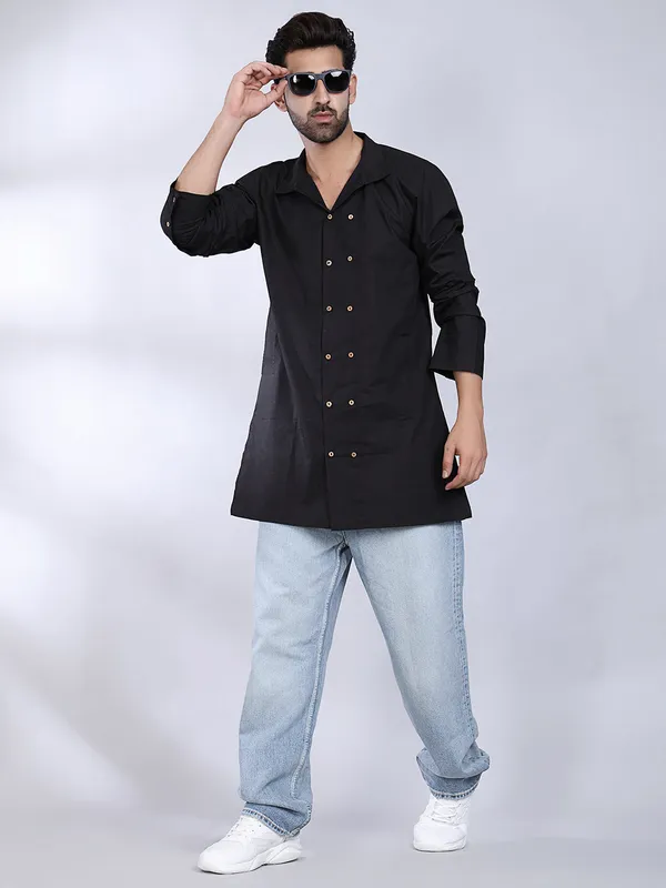Black_Cotton_Blend_Kurta_With_Dual_Row_Gold_Buttons_For_Men