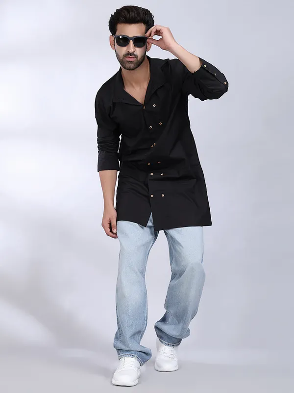 Black_Cotton_Blend_Kurta_With_Dual_Row_Gold_Buttons_For_Men