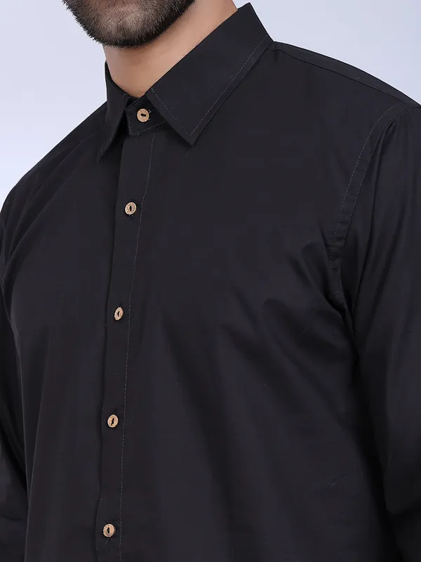 Black_Cotton_Long_Kurta_For_Men