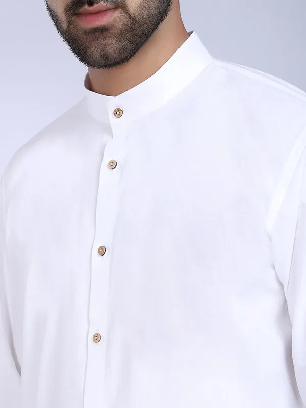 White_Cotton_Classic_Kurta_With_Mandarin_Collar_For_Men