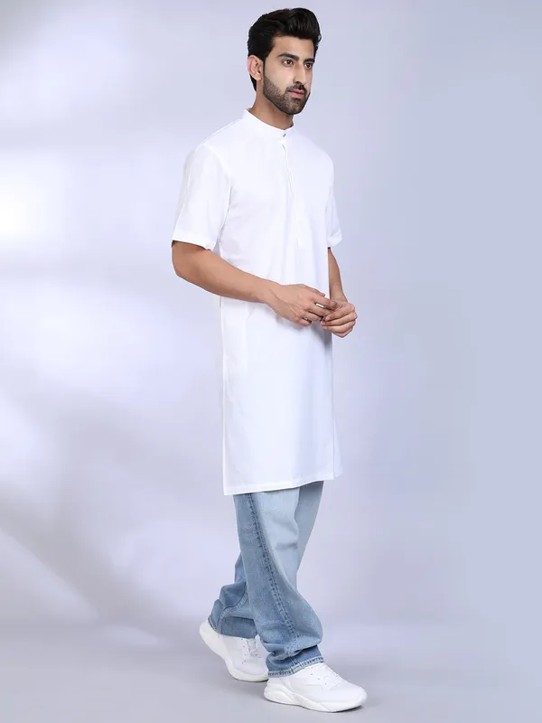 White_Cotton_Short_Sleeve_Kurta_With_Band_Collar_For_Men