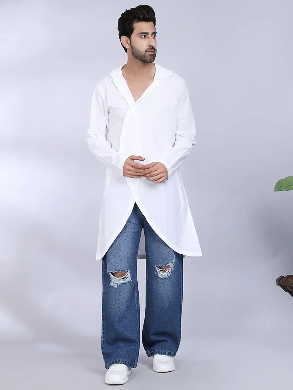 White_Cotton_Asymmetrical_Kurta_With_Curved_Hem_For_Men