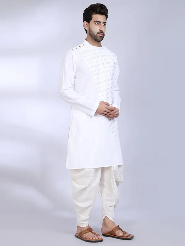 White_Cotton_Kurta_With_Asymmetrical_Panel_Detailing_For_Men