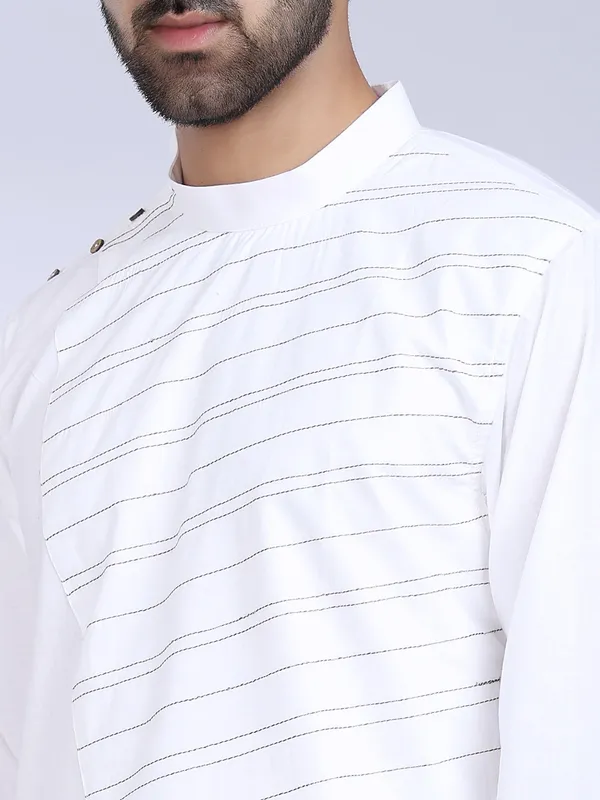 White_Cotton_Kurta_With_Asymmetrical_Panel_Detailing_For_Men