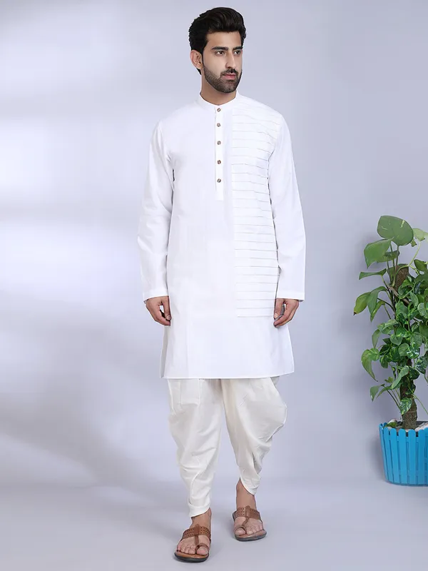 White_Cotton_Kurta_With_Asymmetrical_Panel_Detailing_For_Men