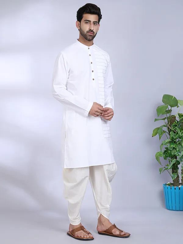 White_Cotton_Kurta_With_Asymmetrical_Panel_Detailing_For_Men