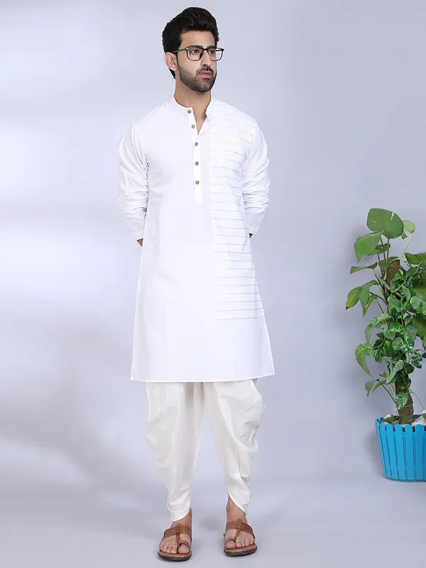 White_Cotton_Kurta_With_Asymmetrical_Panel_Detailing_For_Men