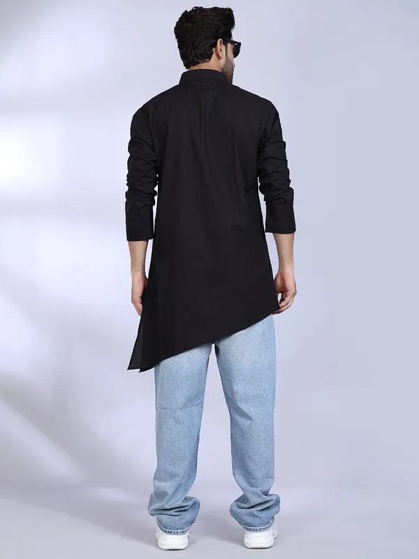 Black_Cotton_Kurta_With_Zippered_Neckline_For_Men