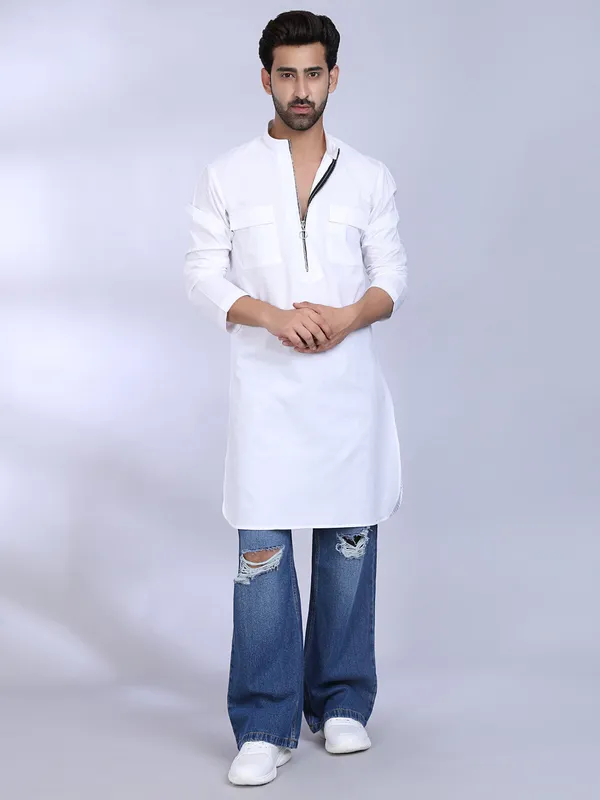 White_Cotton_Kurta_With_Zippered_Neckline_Chest_Pockets_For_Men
