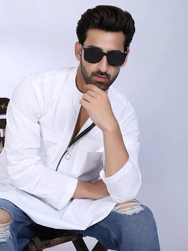 White_Cotton_Kurta_With_Zippered_Neckline_Chest_Pockets_For_Men