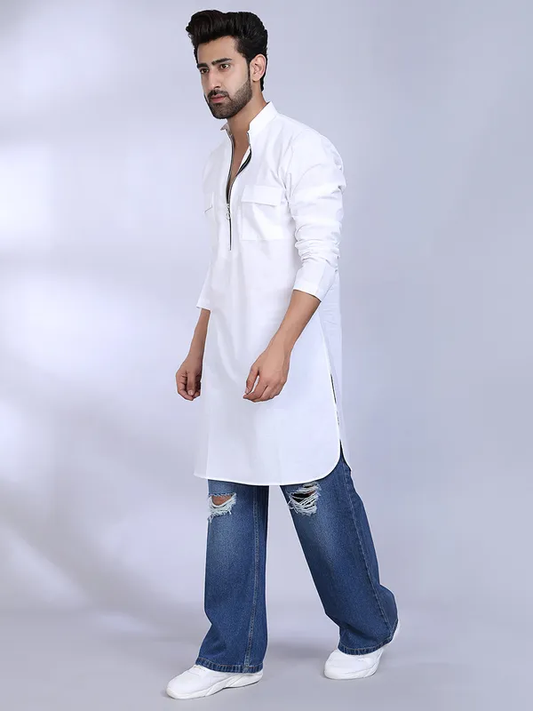 White_Cotton_Kurta_With_Zippered_Neckline_Chest_Pockets_For_Men