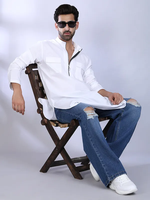 White_Cotton_Kurta_With_Zippered_Neckline_Chest_Pockets_For_Men