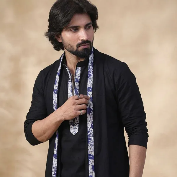 Black_Cotton_Kurta_With_Zipper_Closure_For_Men
