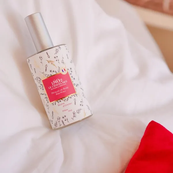 Rose_Petals_Pillow_Mist_Spray_For_Unisex