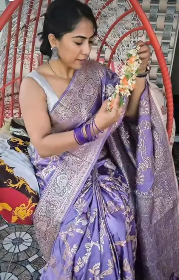 Pure_Banarasi_Satin_Silk_Saree