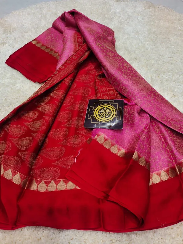 Pure_Brocade_Crepe_Silk_Sarees_Silk_Mark_Certified_Lighter_And_Flowy_With_Contrast_Blouse