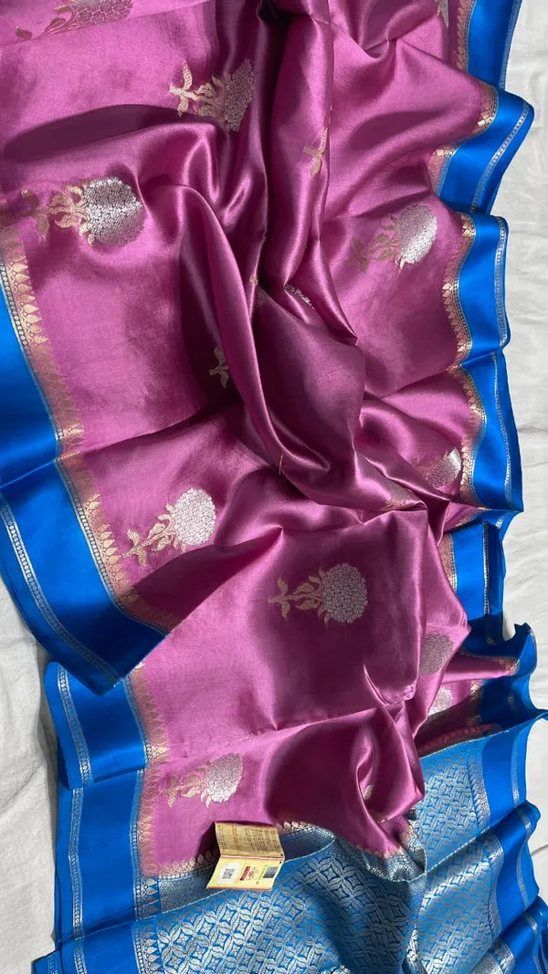 Lilac_Pink_And_Blue_Colour_Pure_Banarasi_Mango_Silk_Saree