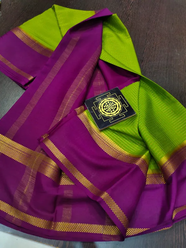 Pure_Crepe_Silk_Sarees_Silk_Mark_Certified_Lighter_And_Flowy_With_Contrast_Blouse