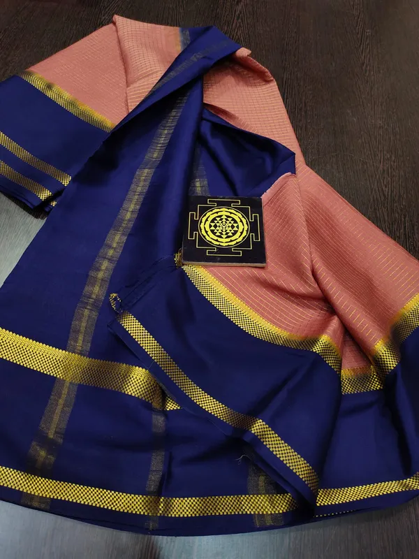 Pure_Wrinkled_Crushed_Crepe_Silk_Sarees_Silk_Mark_Certified_Lighter_And_Flowy_With_Contrast_Blouse