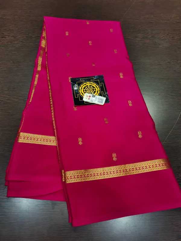 Pure__Crepe_Silk_Sarees_Silk_Mark_Certified_Lighter_And_Flowy_With_Contrast_Blouse