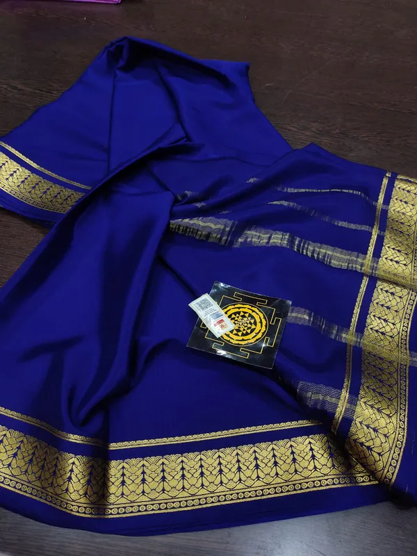 Pure__Crepe_Silk_Sarees_Silk_Mark_Certified_Lighter_And_Flowy_With_Contrast_Blouse