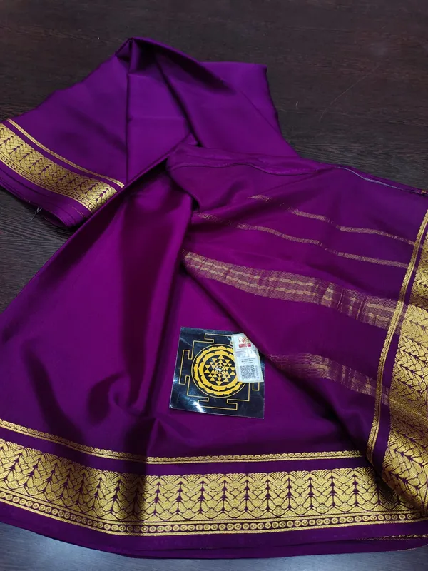 Pure_Crepe_Silk_Sarees_Silk_Mark_Certified_Lighter_And_Flowy_With_Contrast_Blouse