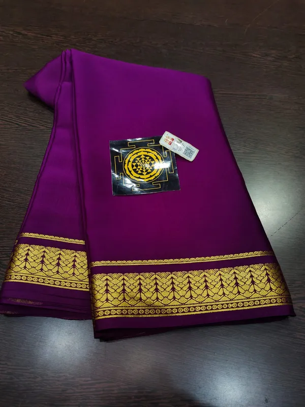 Pure_Crepe_Silk_Sarees_Silk_Mark_Certified_Lighter_And_Flowy_With_Contrast_Blouse