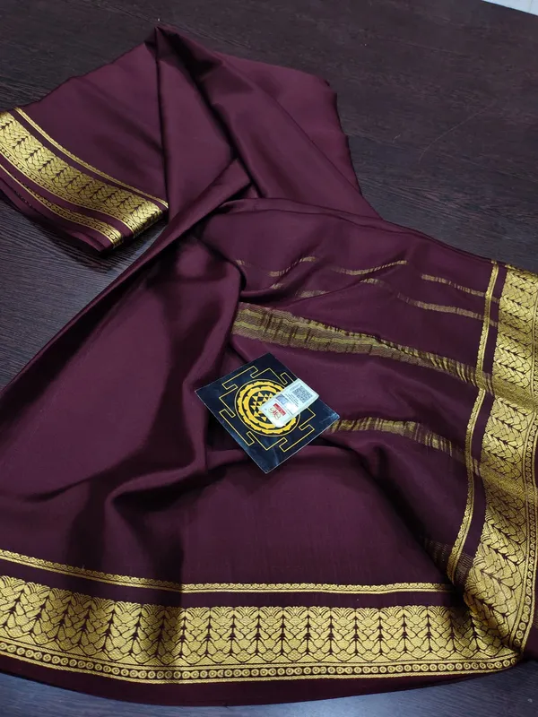 Pure_Crepe_Silk_Sarees_Silk_Mark_Certified_Lighter_And_Flowy_With_Contrast_Blouse