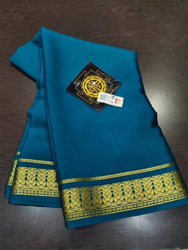 Pure__Crepe_Silk_Sarees_Silk_Mark_Certified_Lighter_And_Flowy_With_Contrast_Blouse