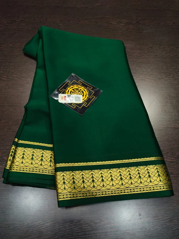 Pure_Crepe_Silk_Sarees_Silk_Mark_Certified_Lighter_And_Flowy_With_Contrast_Blouse