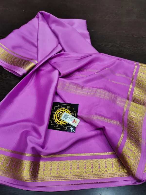 Pure__Crepe_Silk_Sarees_Silk_Mark_Certified_Lighter_And_Flowy_With_Contrast_Blouse