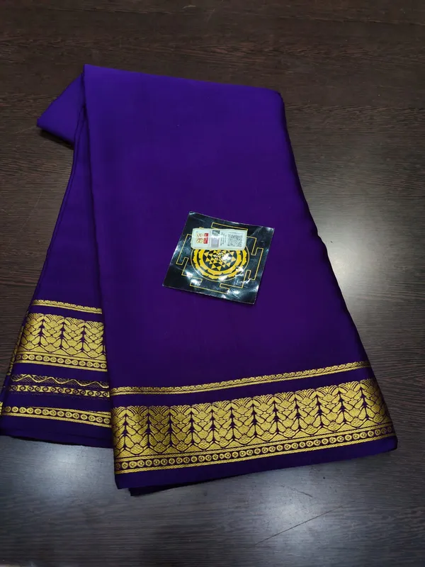 Pure_Crepe_Silk_Sarees_Silk_Mark_Certified_Lighter_And_Flowy_With_Contrast_Blouse