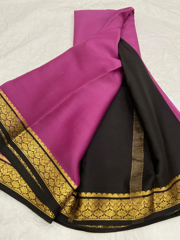 Lightweight_Contrast_Pallu_And_Contrast_Blouse_Pure_Mysore_Crepe_Silk_Sarees