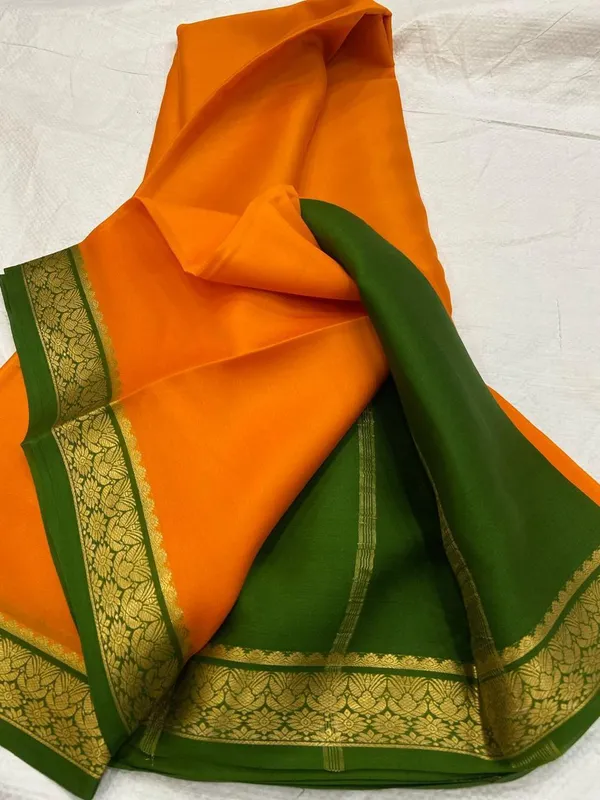 Lightweight_Contrast_Pallu_And_Contrast_Blouse_Pure_Mysore_Crepe_Silk_Sarees