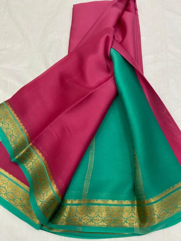 Lightweight_Contrast_Pallu_And_Contrast_Blouse_Pure_Mysore_Crepe_Silk_Sarees