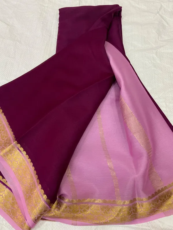 Lightweight_Contrast_Pallu_And_Contrast_Blouse_Pure_Mysore_Crepe_Silk_Sarees