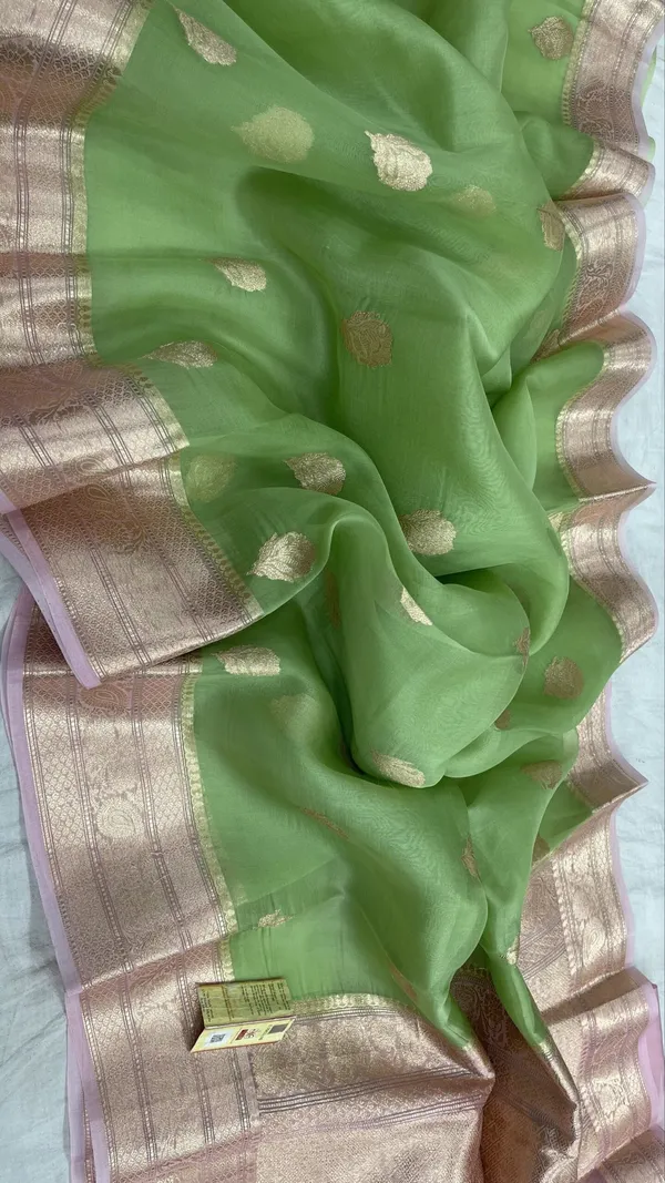 Parrot_Green_Banarasi_Kora_Organza_Saree