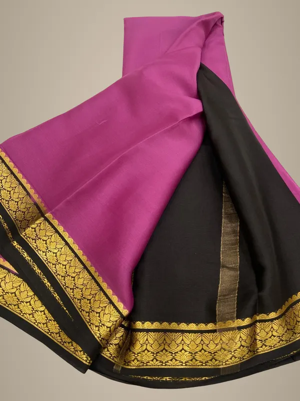 Lightweight_Contrast_Pallu_And_Contrast_Blouse_Pure_Mysore_Crepe_Silk_Sarees