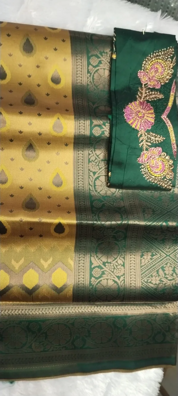 Semi_Banarasi_Zari_Fancy_Designer_Saree_With_Embroidery_Blouse_Piece_2