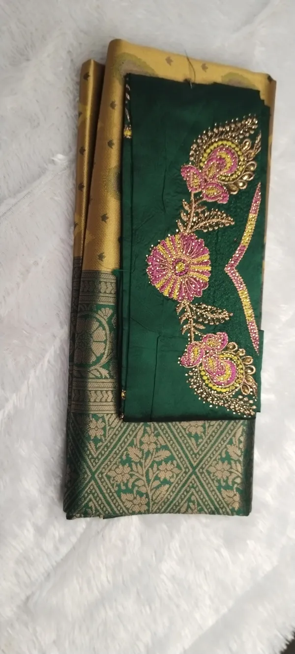 Semi_Banarasi_Zari_Fancy_Designer_Saree_With_Embroidery_Blouse_Piece_2