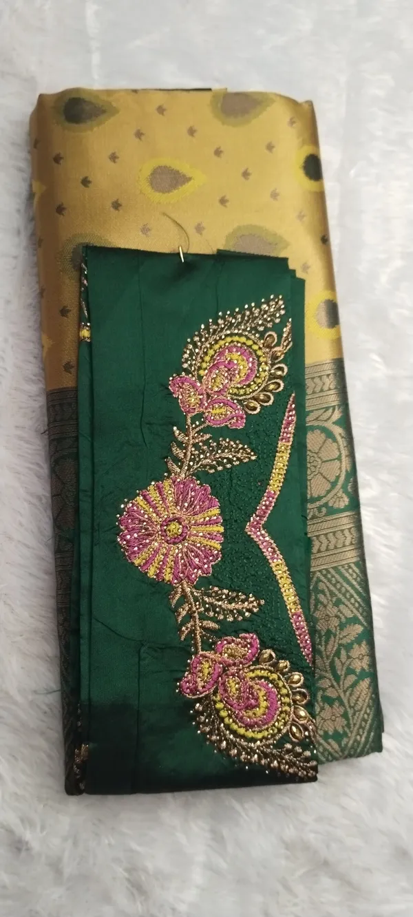 Semi_Banarasi_Zari_Fancy_Designer_Saree_With_Embroidery_Blouse_Piece_2