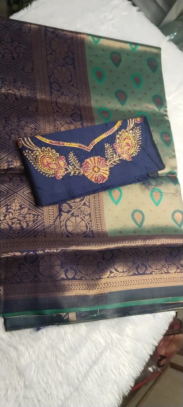 Semi_Banarasi_Zari_Fancy_Designer_Saree_With_Embroidery_Blouse_Piece_5